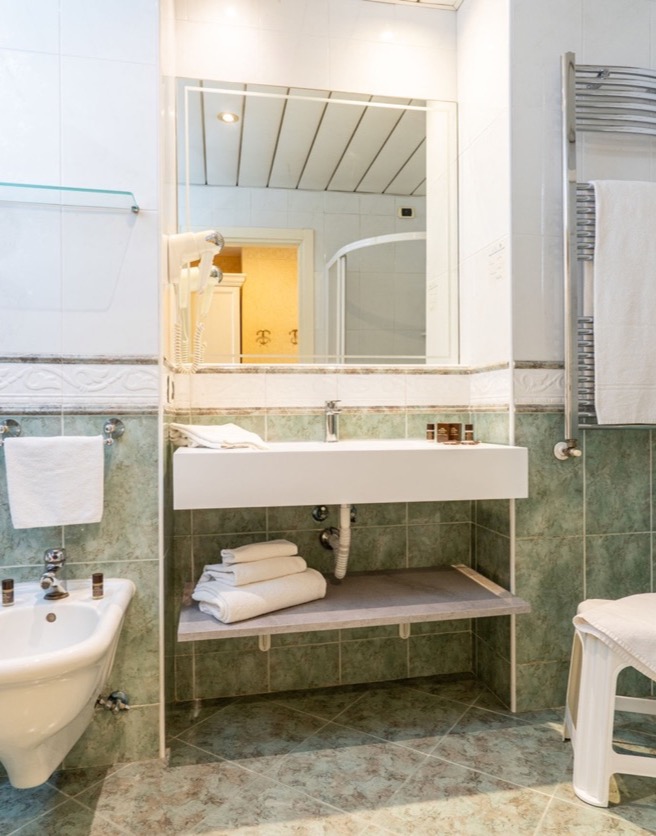 bagno moderno completo