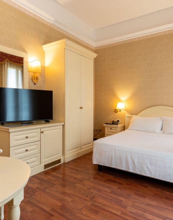 camera doppia con opuscolo