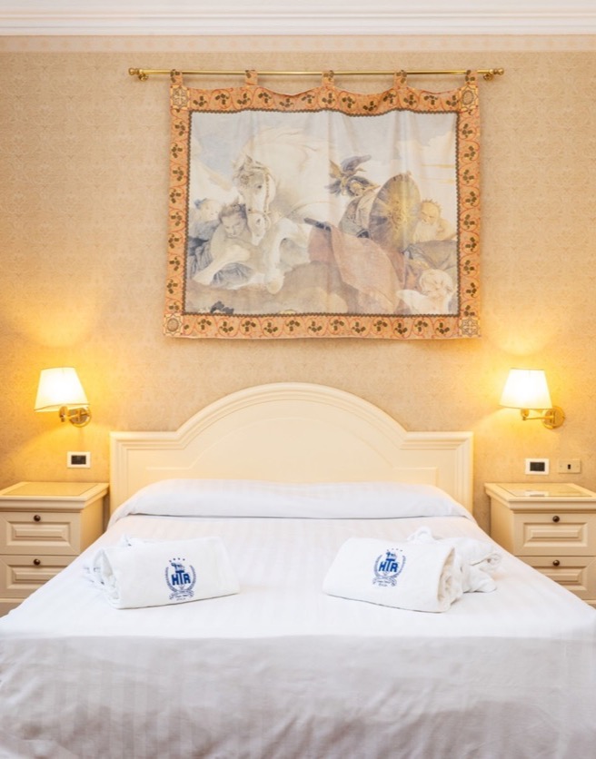 junior suite con arazzo