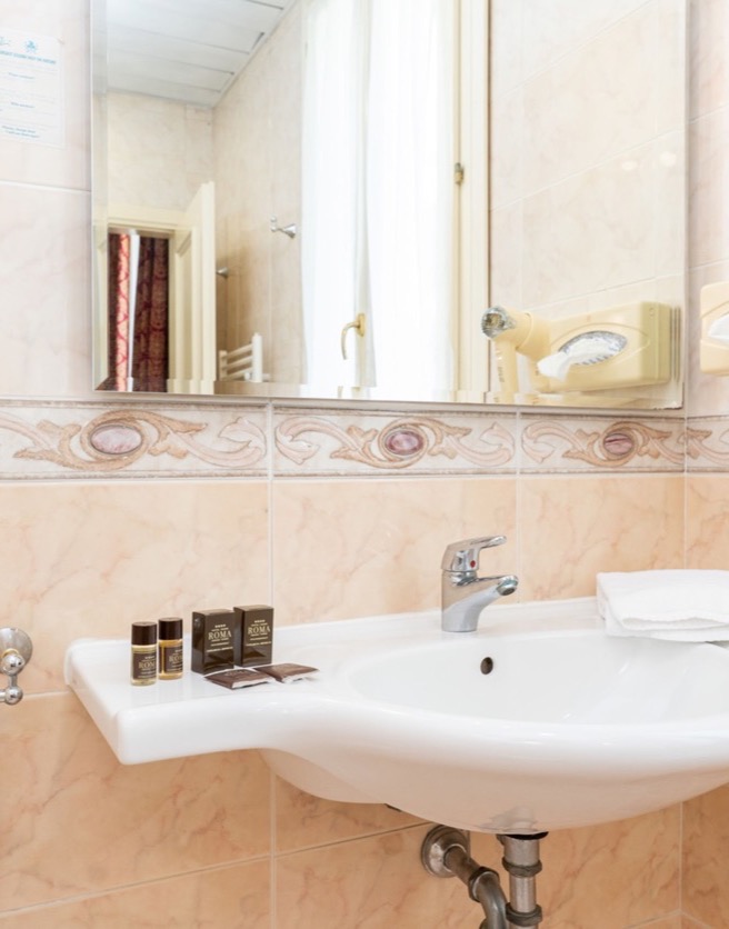 bagno lavandino asciugacapelli