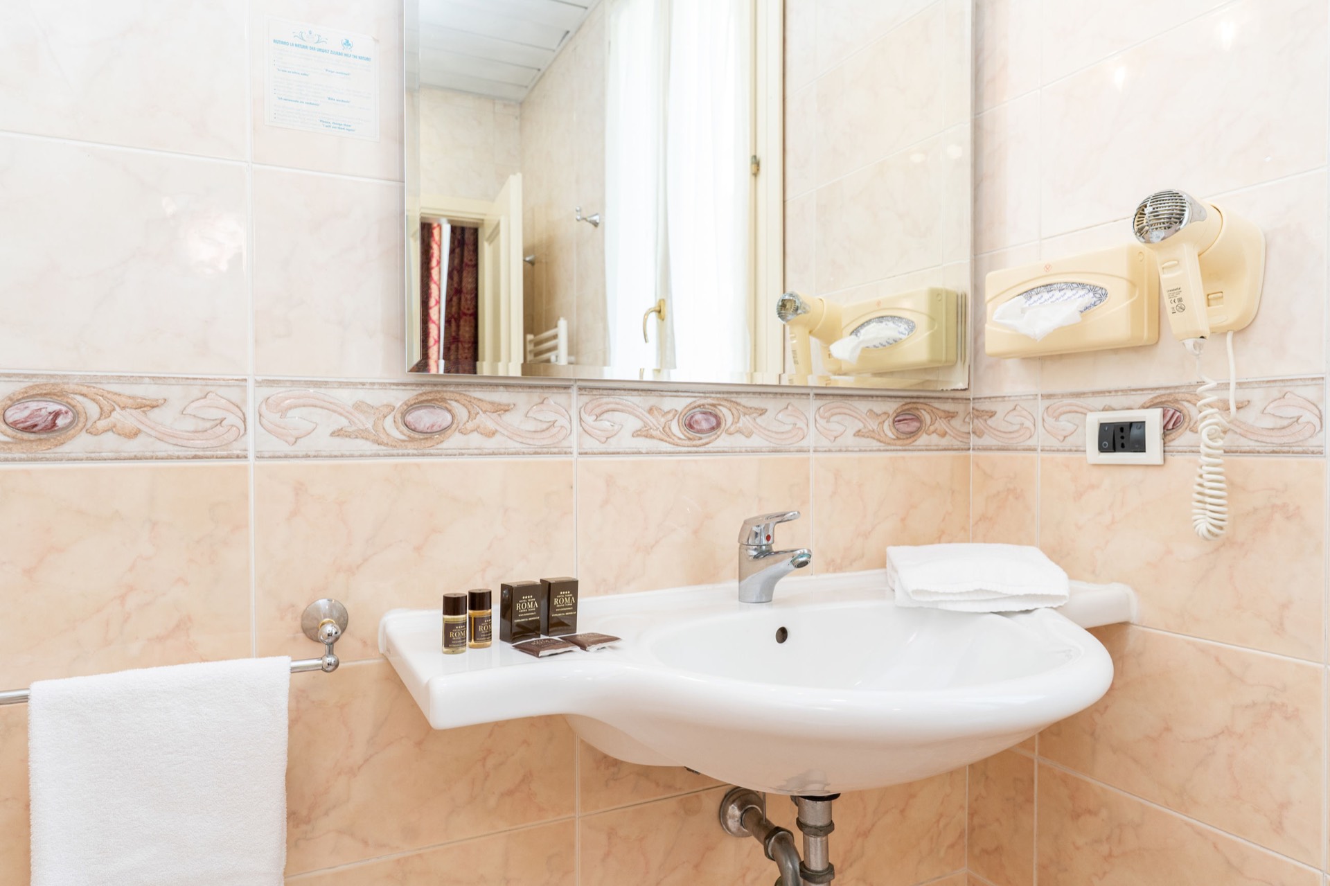 bagno lavandino asciugacapelli