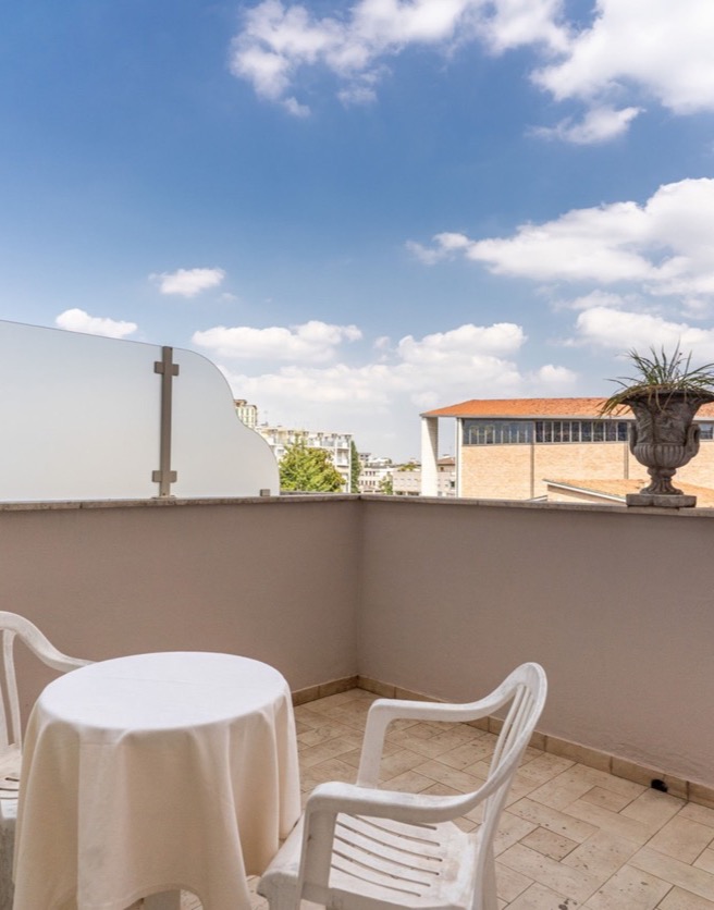 balcone con vista citta