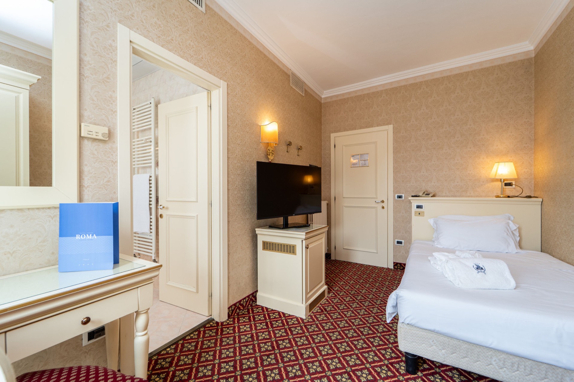 camera singola con bagno e tv